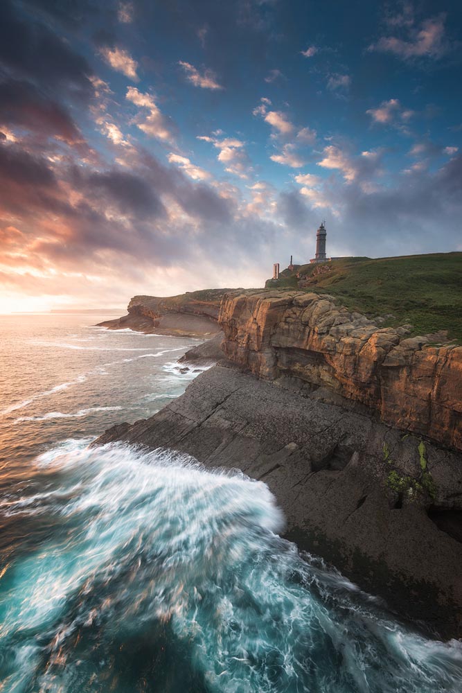 Lighthouse in Northern Spain With NiSi polarizer, ND (3 Stops)