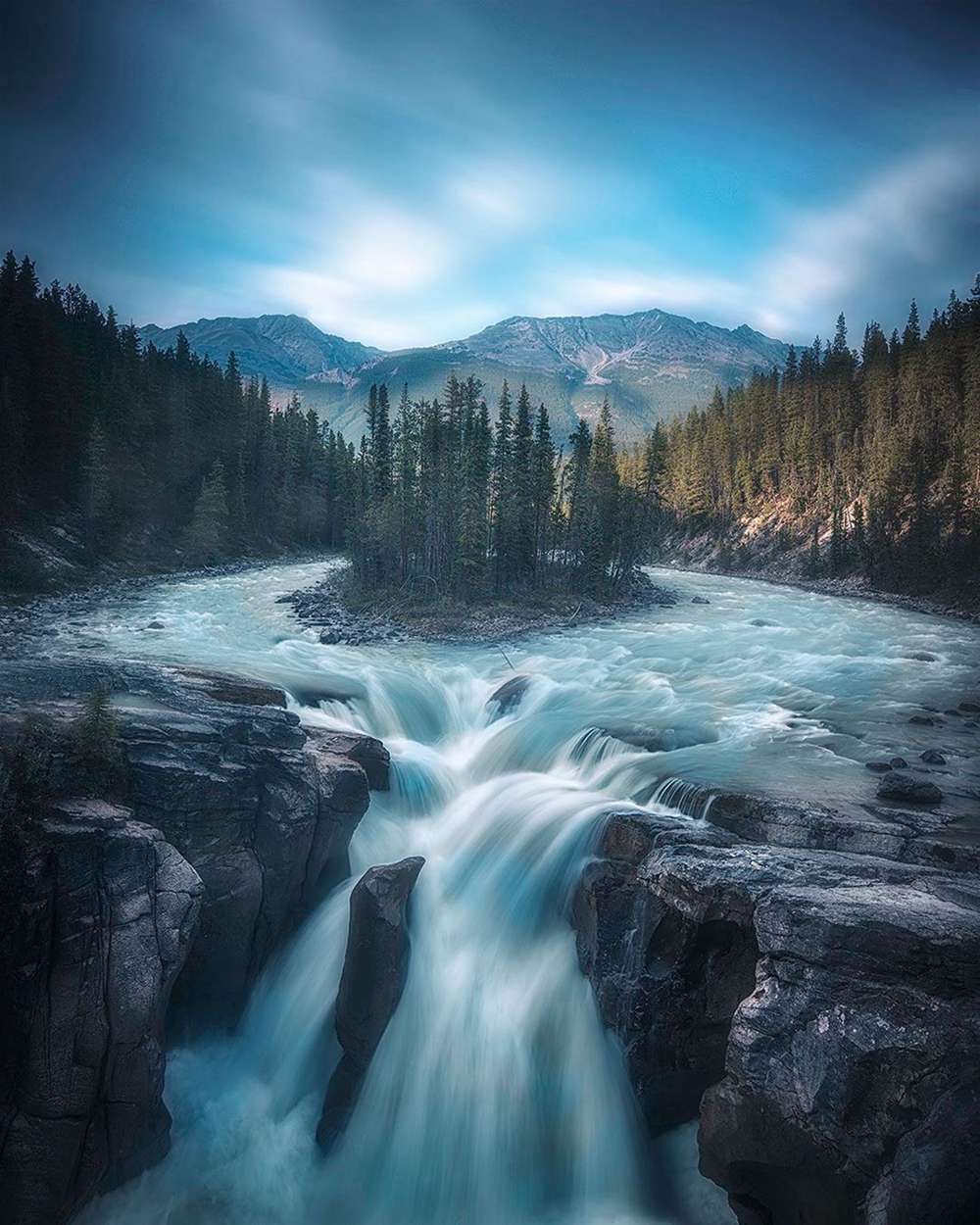 Sunwapta Falls